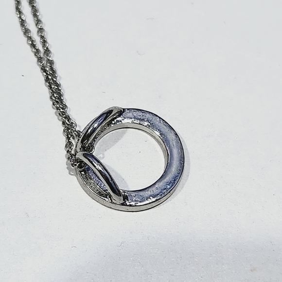 2 Classic Simple Necklaces Fashion Jewelry - Picture 3 of 7